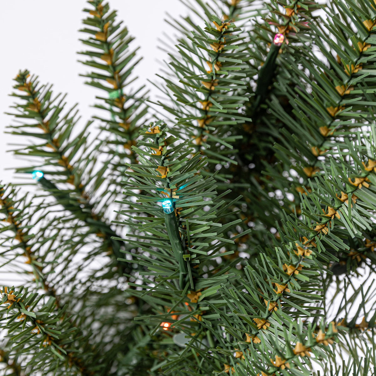 Milford LumaDazzle Pre-Lit Color-Changing Twinkle LED Artificial Christmas Garland, Green, 9', by Holiday Time