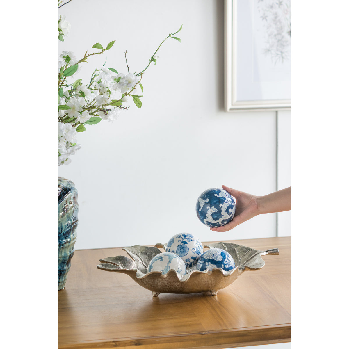 A&B Home Floral Orbs - Set of 4 - Blue/White
