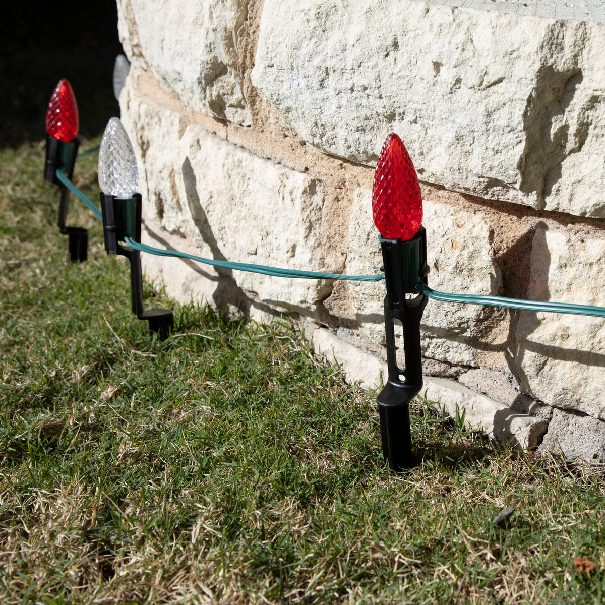 Christmas Designers C9 LED Christmas Light Kit, 100 Green Bulbs, 100' Green Wire, 12" Spacing, 7.5" Pathway Stakes