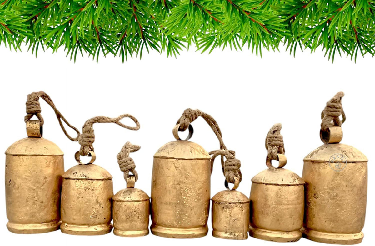 Shabby Chic Decorative Bells, Set of 7, Vintage Rustic Style Door Hanging Bells Wall Hanging Harmony Cow Bells for Lucky Christmas Décor.